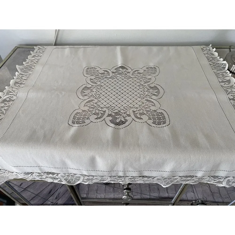 Vintage 1980s Ivory Lace Leaves Rectangle Tablecloth Cottage Farmhouse 26